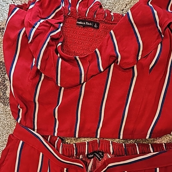 Abercrombie and Fitch 2pc set - Picture 4 of 4